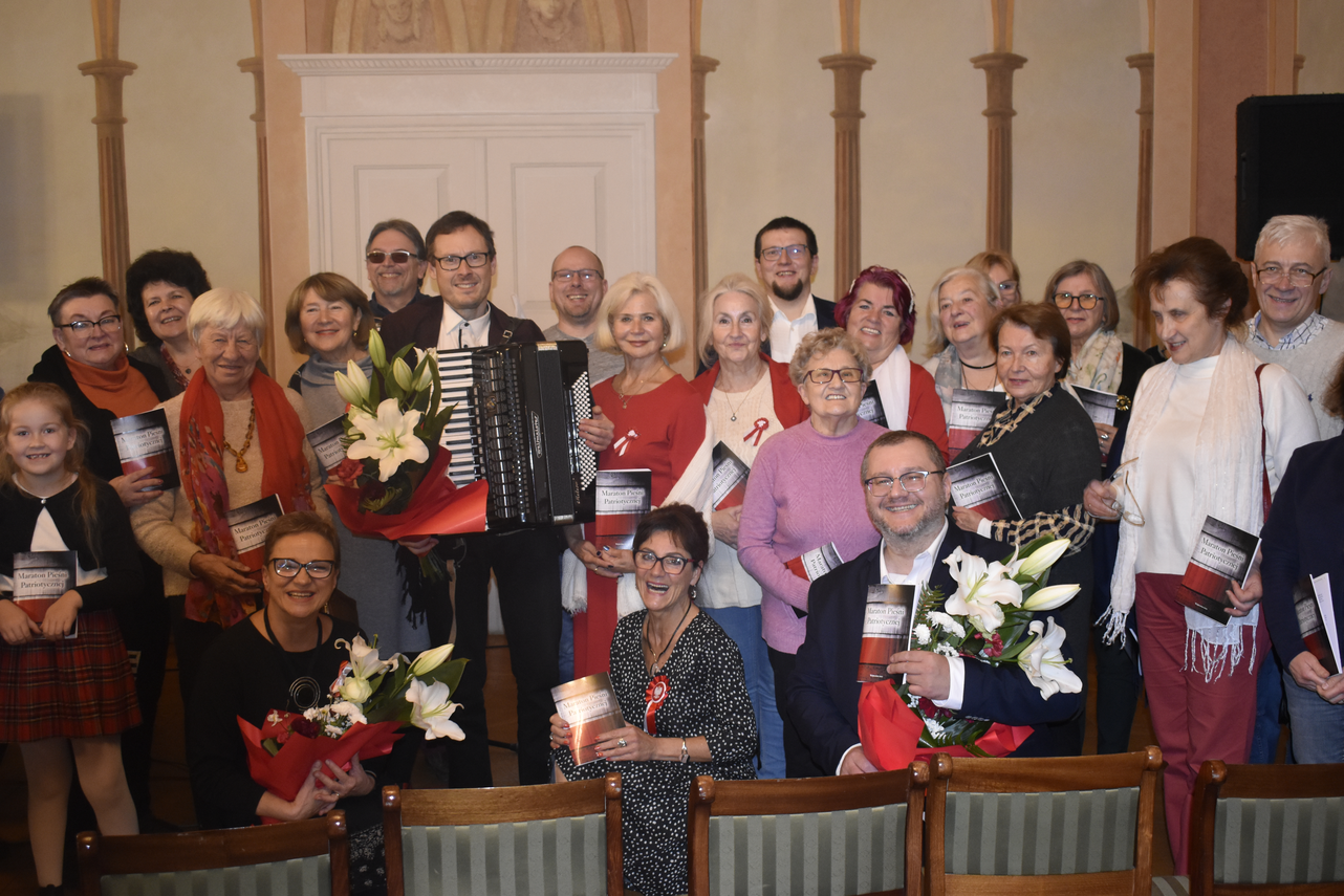 Zdjęcie do newsa VIII Maraton Pieśni Patriotycznej w Muzeum.