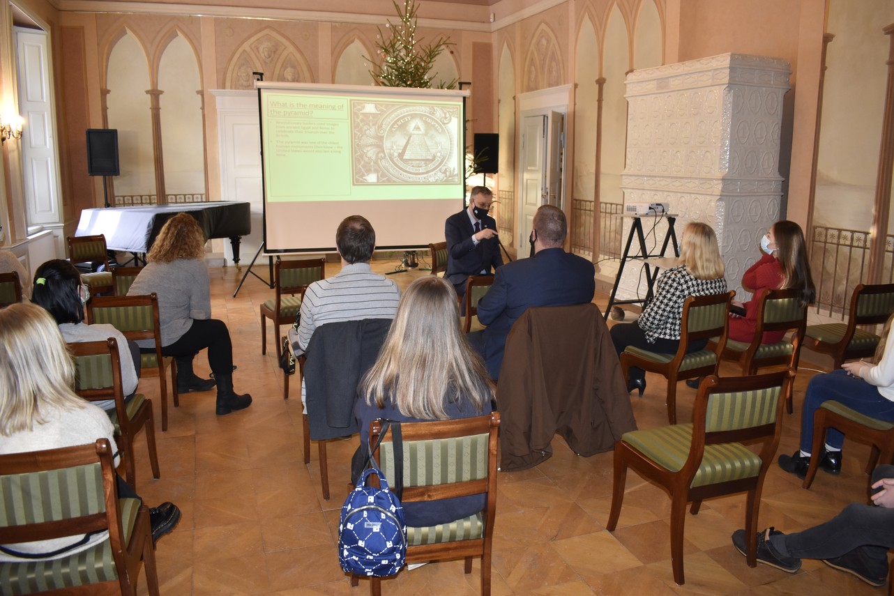 Zdjęcie do newsa Od talara do dolara. Wykład prof. Johna P. Dunna