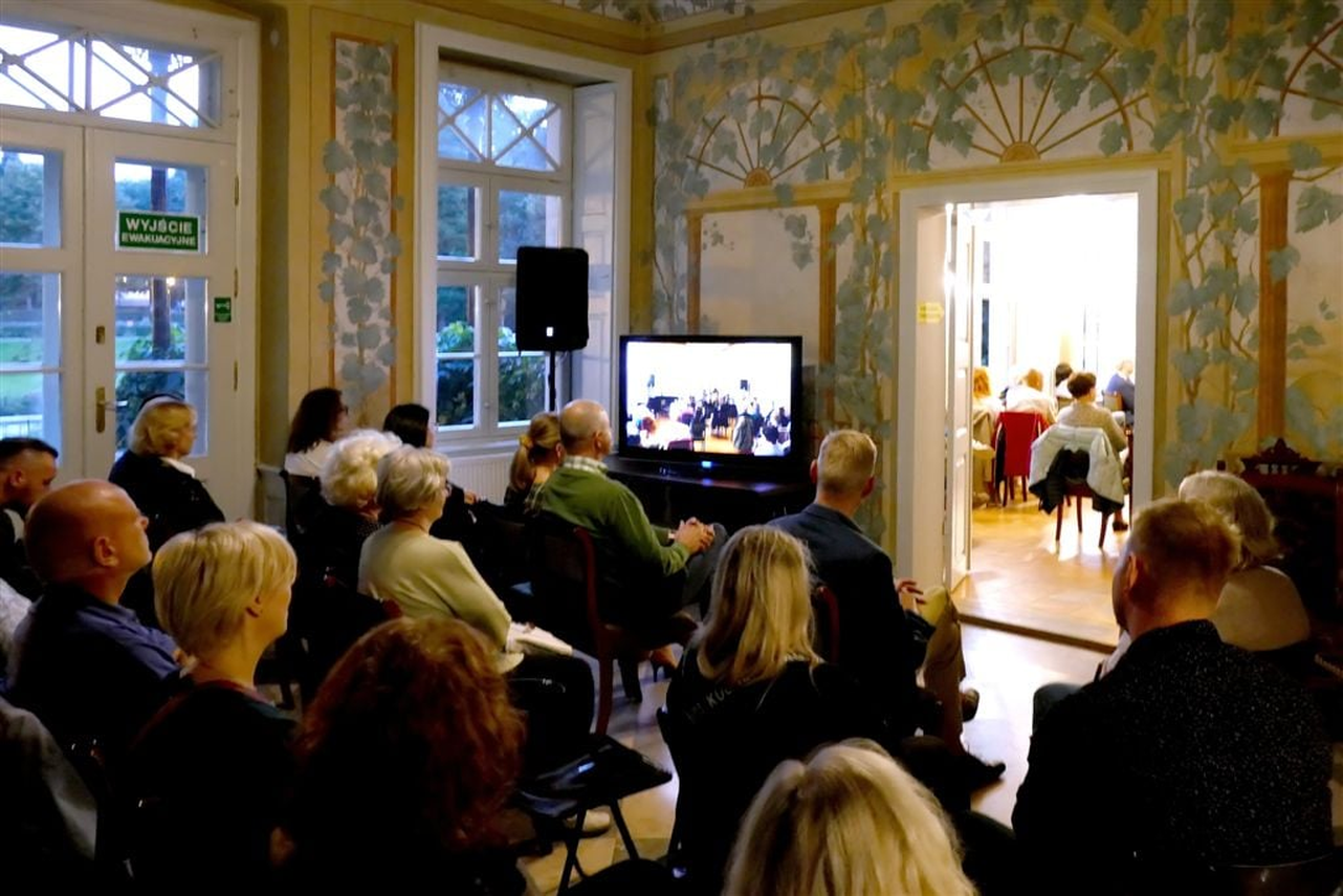 Zdjęcie do newsa „50 Kobiet” Aleksandra Lewandowskiego. Promocja książki.