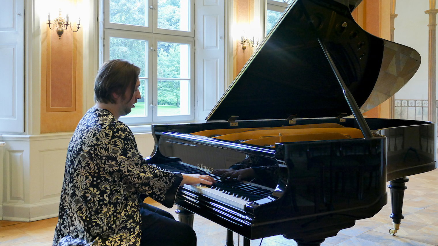 Zdjęcie do newsa Z Wejherowskiego Muzeum do Królestwa Tajlandii