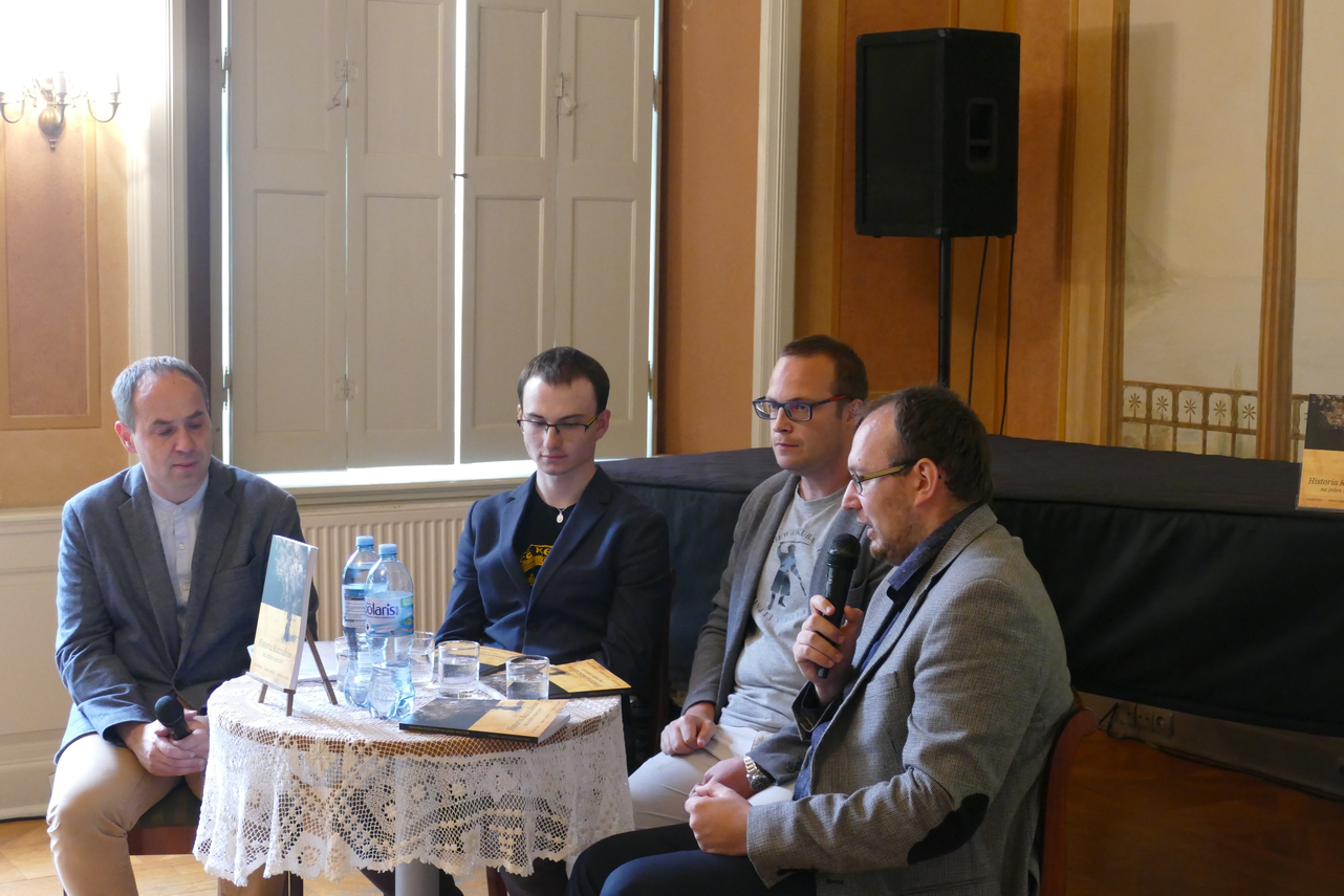 Zdjęcie do newsa Promocja książki „Historia Kaszubów na jeden wieczór”.