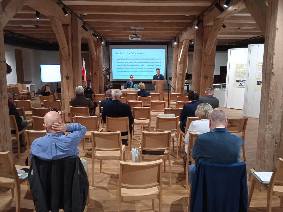 Zdjęcie do newsa Nasi pracownicy w międzynarodowym gronie