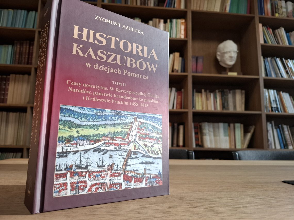Zdjęcie do newsa Promocja "Historii Kaszubów w dziejach Pomorza"