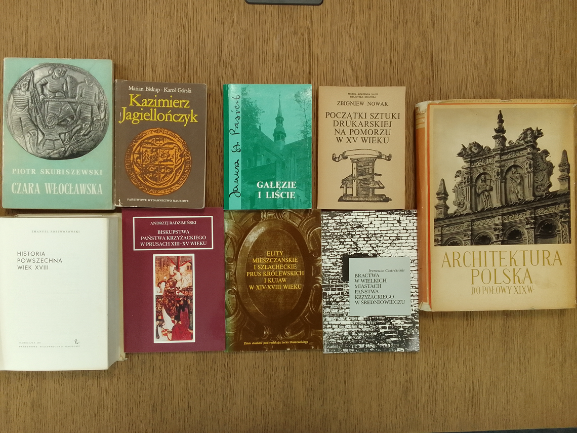 Zdjęcie do newsa Kolejne książki w zbiorach Prof. Gerarda Labudy