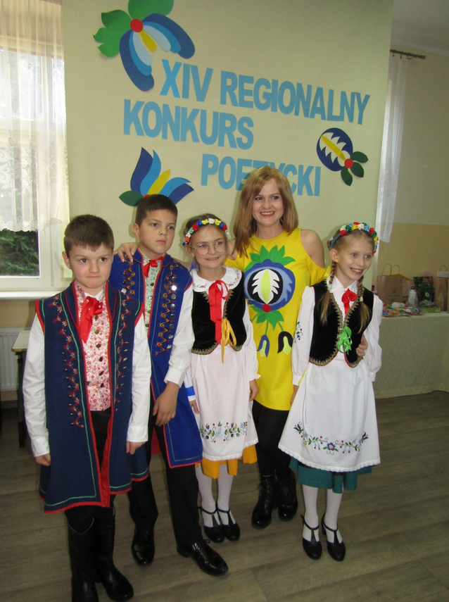 Zdjęcie do newsa XIV Regionalny Konkurs „Poetyckie podróże po Kaszubach” odbył się 24 listopada 2023r. w Szkole Podstawowej w Męcikale